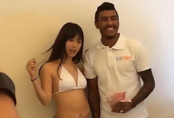 主演新剧《肯尼迪》聚焦著名政治家族 2 堪比时装周!