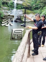 以下为该杂志原文节选： 段奕宏剖析《白鹿原》虐恋 与张雨绮因性生爱 2012-08-30 史诗巨作《白鹿原》将于9月13日全国公映，影片在还原陕西风貌的同时，最让人关注的还是白、鹿两大家族祖孙三代的恩怨纷争，其中“黑娃”段奕宏与张雨绮饰演的田小娥之间的“虐恋”尤为瞩目。